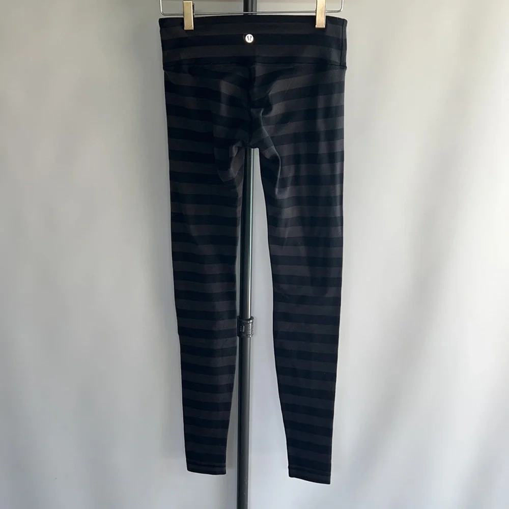 Lululemon Full Length Striped Leggings - sz 6 - Picture 2 of 4